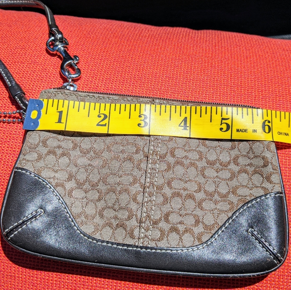 Coach Signature Canvas Brown Small Wristlet